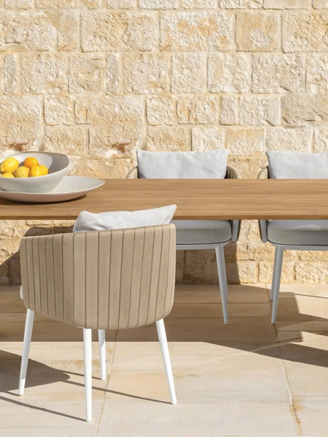 Salinas Yemek Masası