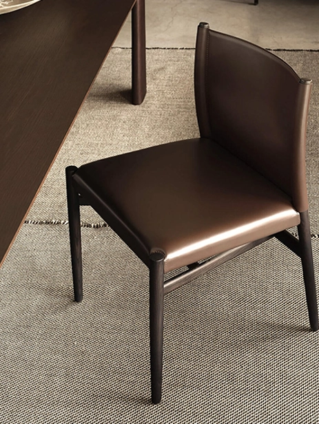 Ayon Kolsuz Sandalye